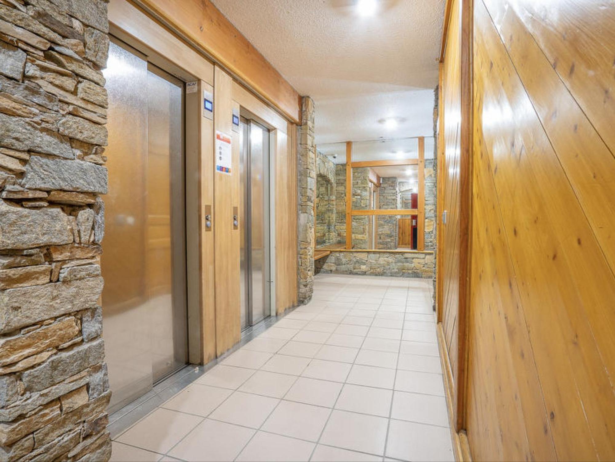 In Val Thorens, 2min Walk To Esf, 6pers Apartment *